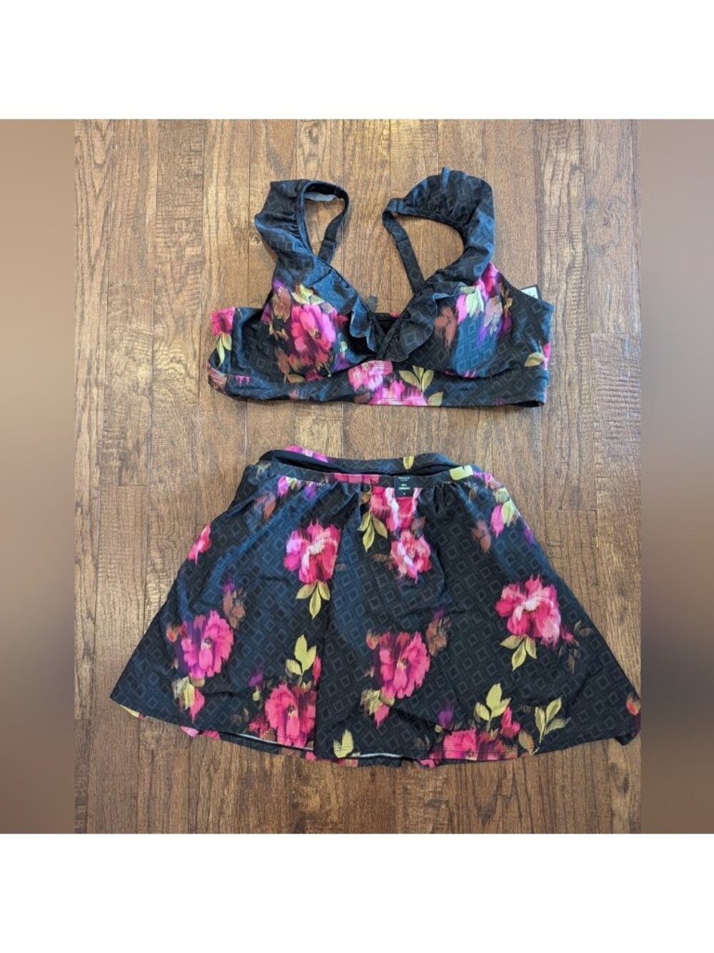 Torrid Wireless Floral Ruffle Bikini Top & Swim Skirt With Bottoms NWT Sz 4x - Picture 4 of 16
